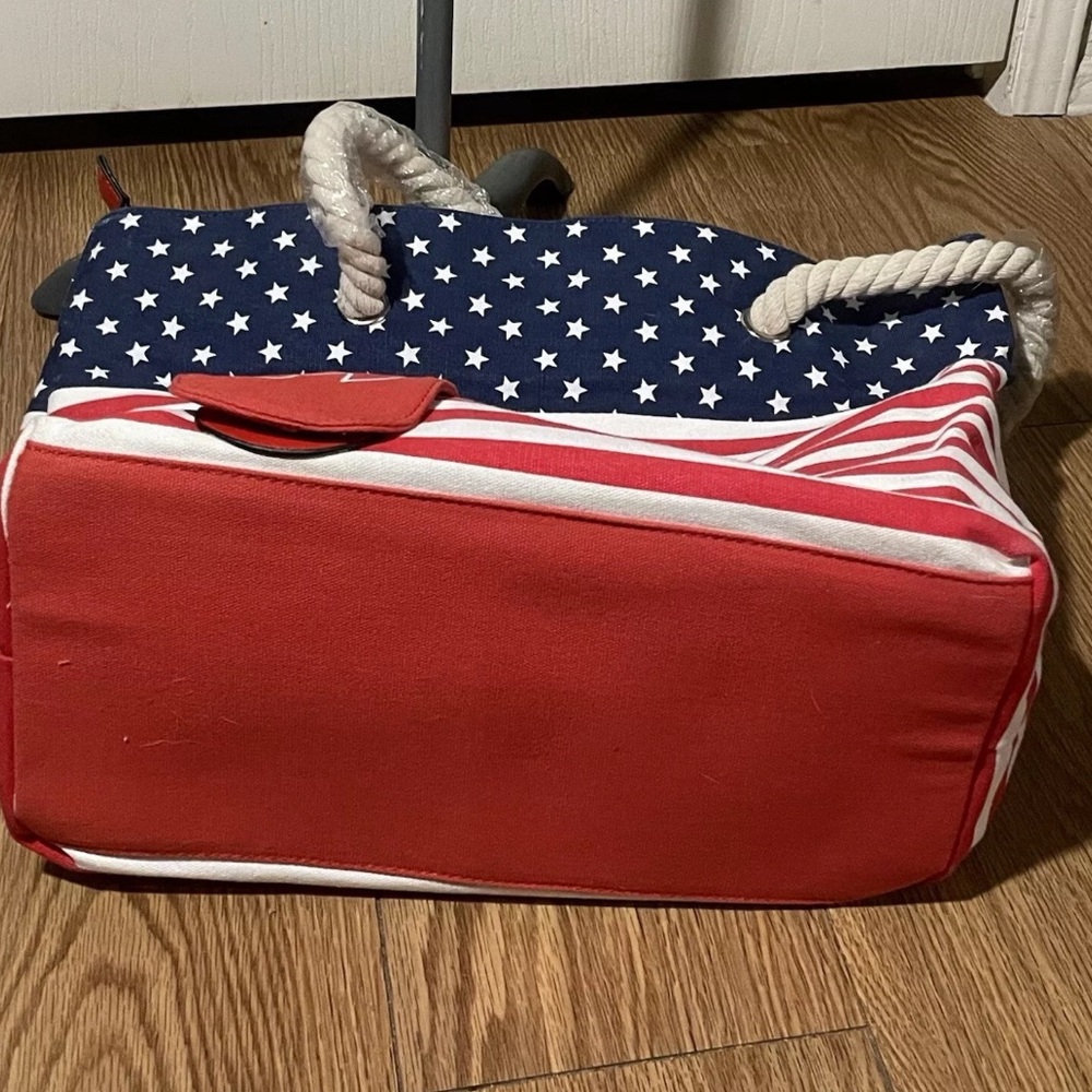 PortoVino Wine Tote/beach  Red , White And Blue w/ Hidden Spout & Wine Bag - Picture 6 of 9